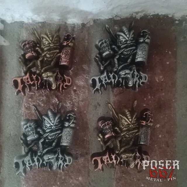 tankard-alien-3d-pin-4-7-cm-antik-silber-limitiert image 1