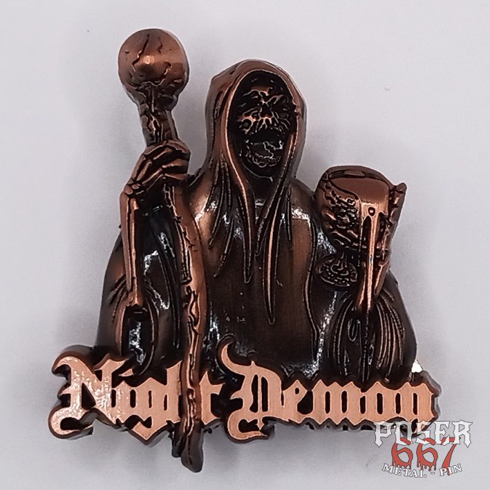 night-demon-rocky-3d-pin-antik-silber-50-mm image 1