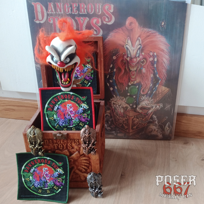 dangerous-toys-pin-antik-silber-metallpin-5-cm image 2