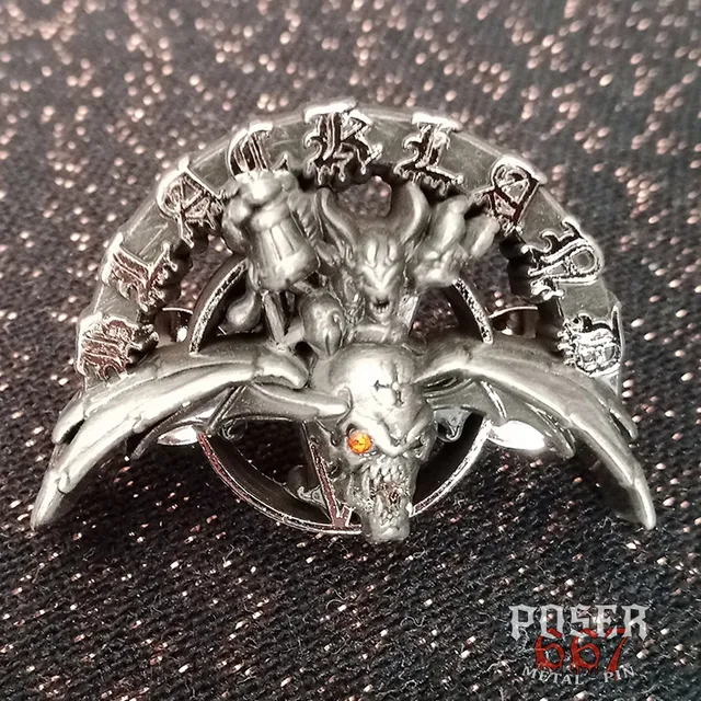 blackland-berlin-3d-metal-pin-anstecker-rotes-auge-antik-silber image 1