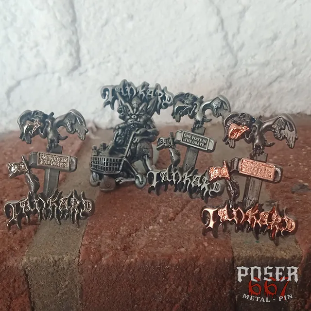 tankard-one-foot-in-the-grave-pin-geier-silber-4-3-cm image 1