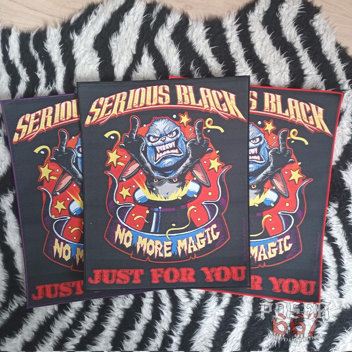poser667-serious-black-no-more-magic-backpatch-36-cm image 2