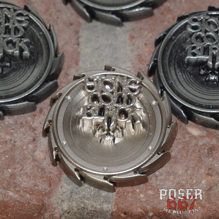 poser667-stone-cold-black-3d-metal-pin-antik-silber image 4