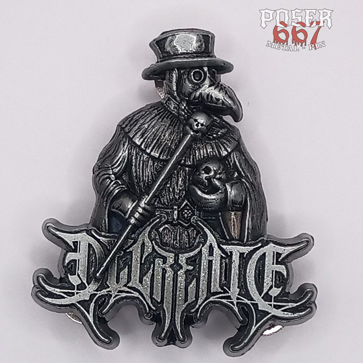 decreate-plague-doctor-3d-pin-anstecker-antik-silber-5-cm image 1