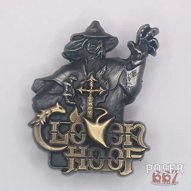 poser667-3d-pin-cloven-hoof-heathen-cross-pin-antik-silber image 1