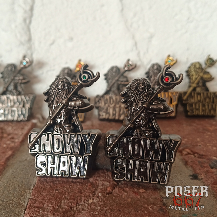 snowy-shaw-wizard-pin-metall-silber-roter-stein-5-cm image 2