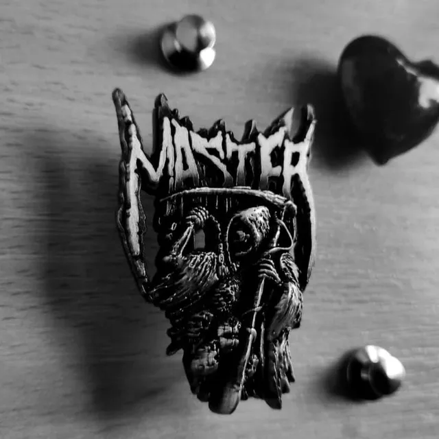 poser667-master-reaper-3d-pin-antik-silber-5-cm image 1