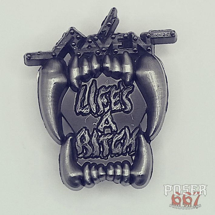 raven-life-s-a-bitch-3d-pin-5-cm-antik-silber image 1