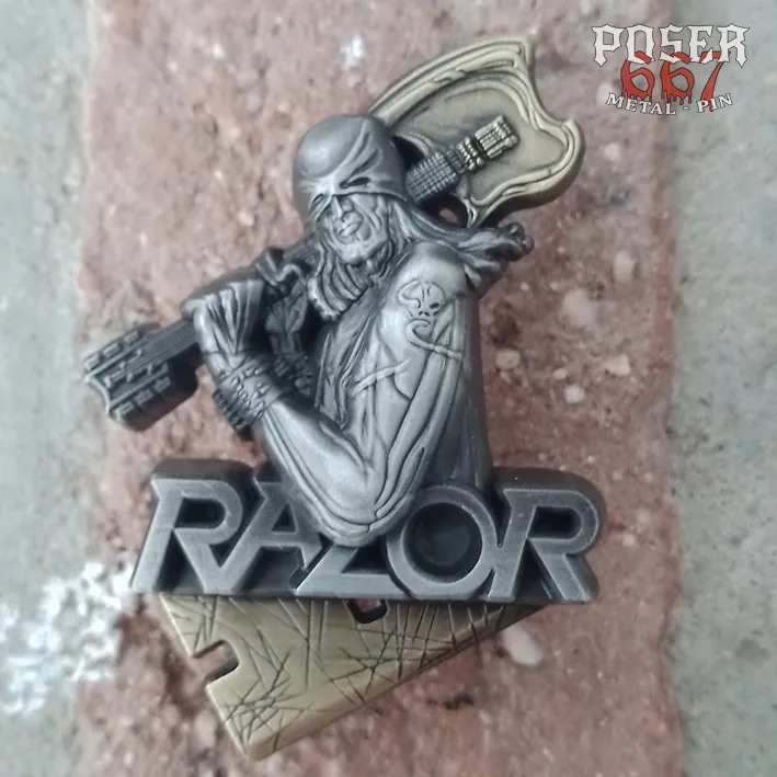 razor-executioner-s-song-3d-pin-antik-silber-5-cm image 1