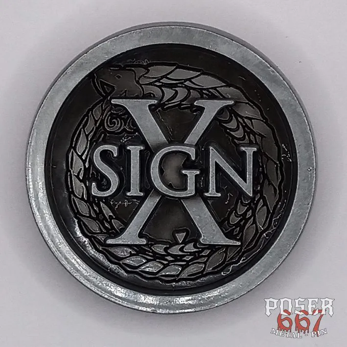 poser667-sign-x-3d-pin-anstecker-antik-silber-4-5-cm image 1