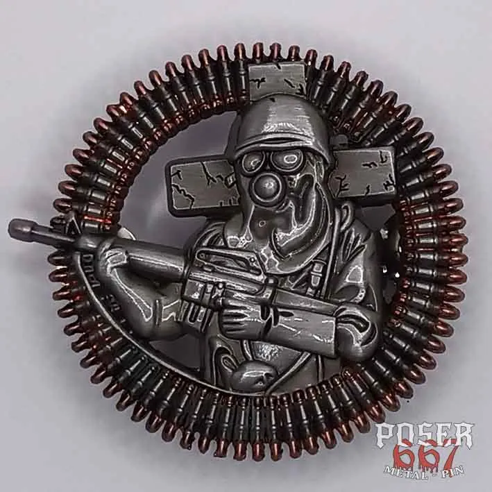 sodom-persecution-mania-3d-pin-antik-silber-4-5-cm image 1