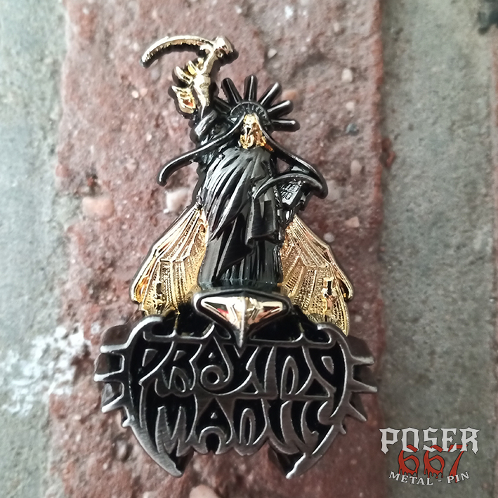praying-mantis-predator-in-disguise-3d-pin-5-cm-silber image 2