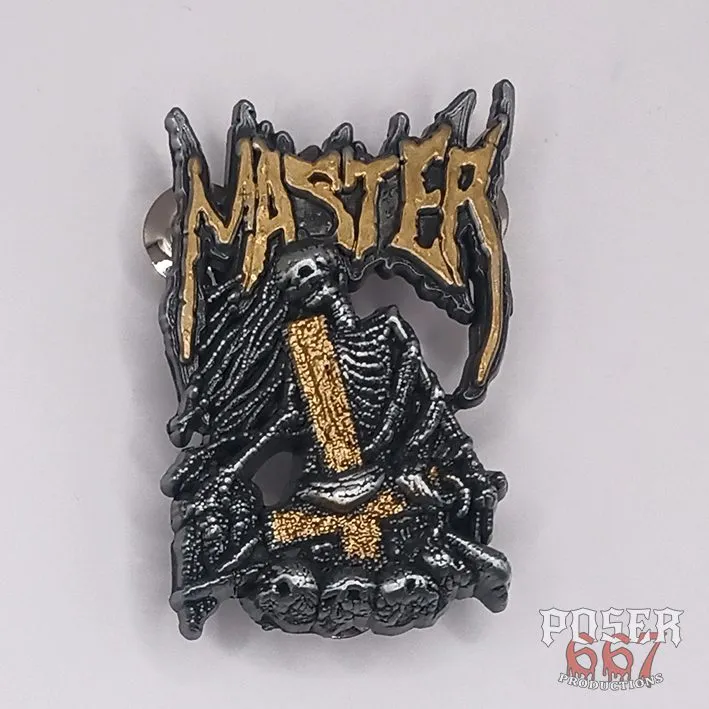 poser667-master-riddick-3d-pin-antik-silber-5-cm image 1