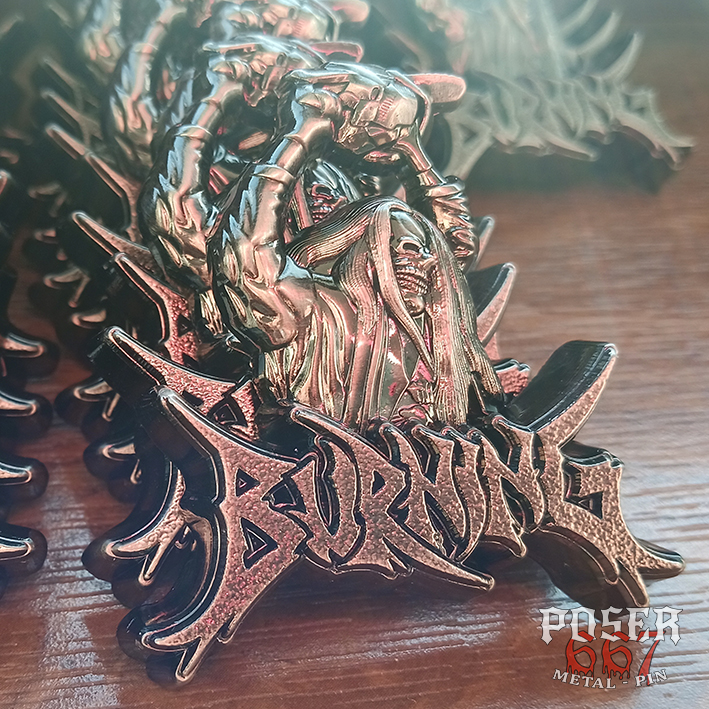 burning-chainsaw-zombie-3d-pin-antik-silber-5-cm image 3