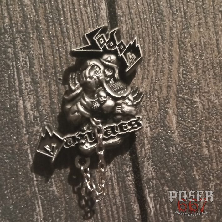 sodomaniacs-knarrenheinz-3d-pin-metall-5-cm-antik-silber image 1