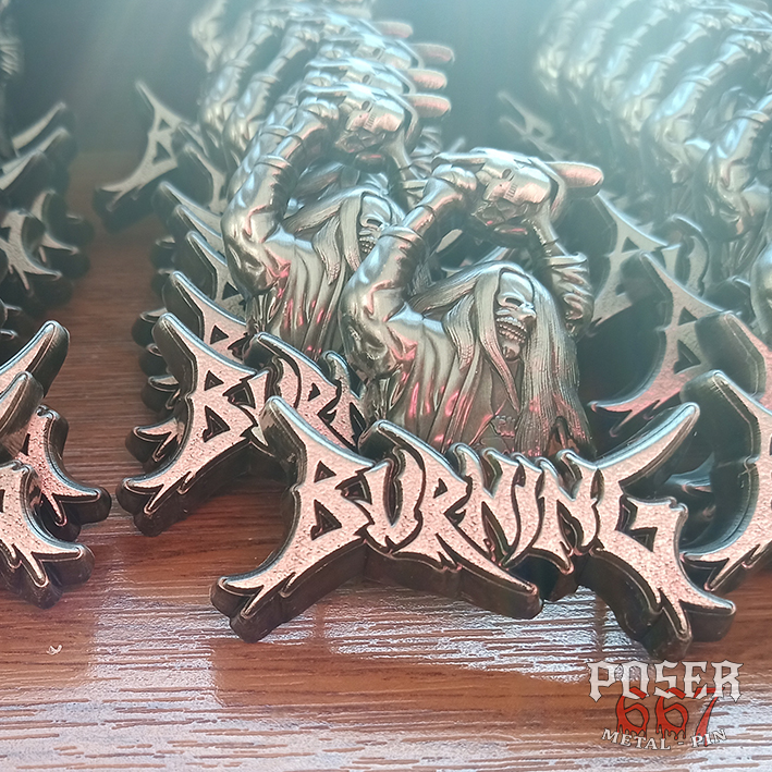 burning-chainsaw-zombie-3d-pin-antik-silber-5-cm image 2