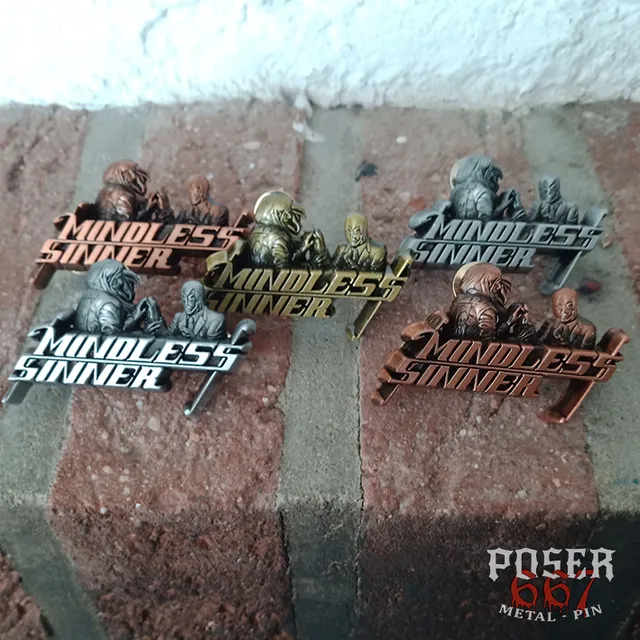 poser667-mindless-sinner-poltergeist-3d-pin-5-cm-antik-silber image 1