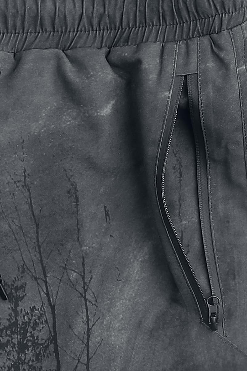 black-premium-rooted-in-reverence-badeshort-schwarz-l image 3