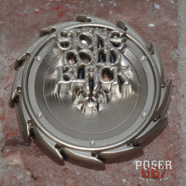 poser667-stone-cold-black-3d-metal-pin-antik-silber image 2