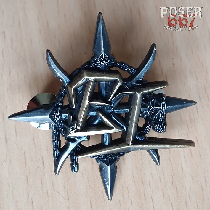 poser667-evil-invaders-icon-3d-pin-antiksilber-gold-5-cm image 1
