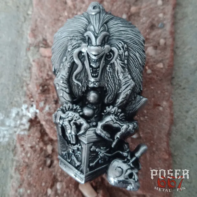 dangerous-toys-pin-antik-silber-metallpin-5-cm image 1