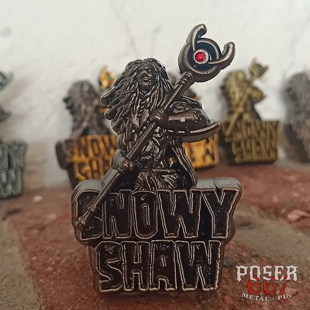 snowy-shaw-wizard-pin-metall-silber-roter-stein-5-cm image 1