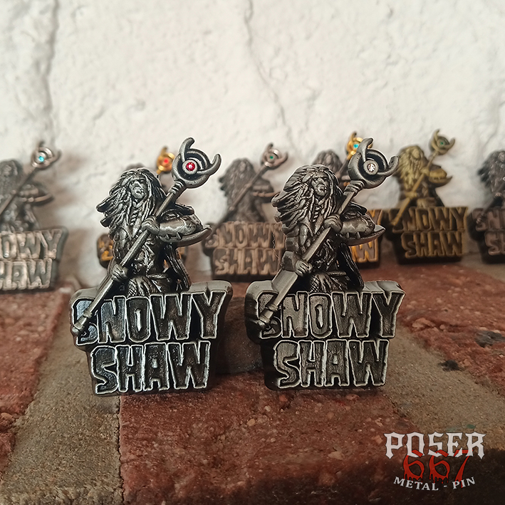 snowy-shaw-wizard-pin-metall-silber-roter-stein-5-cm image 3