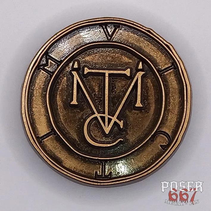 victim-sigil-3d-pin-antik-silber-metallpin-4-5-cm image 1
